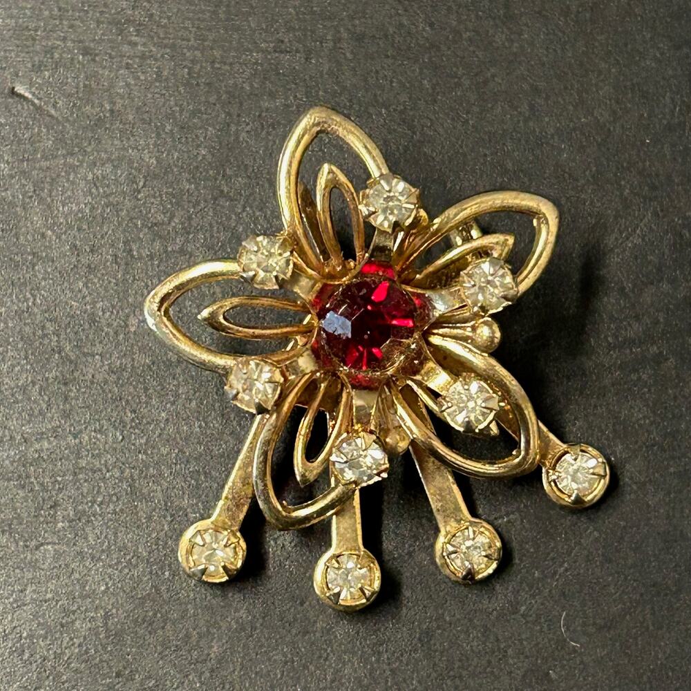 Vintage Flower Brooch w/Rhinestone Atomic Style Spray‎ Red Rhinestone Center MCM